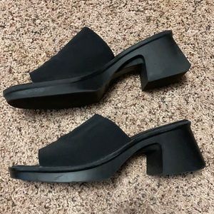 Vintage 8.5 chunky heel fanfare shoes